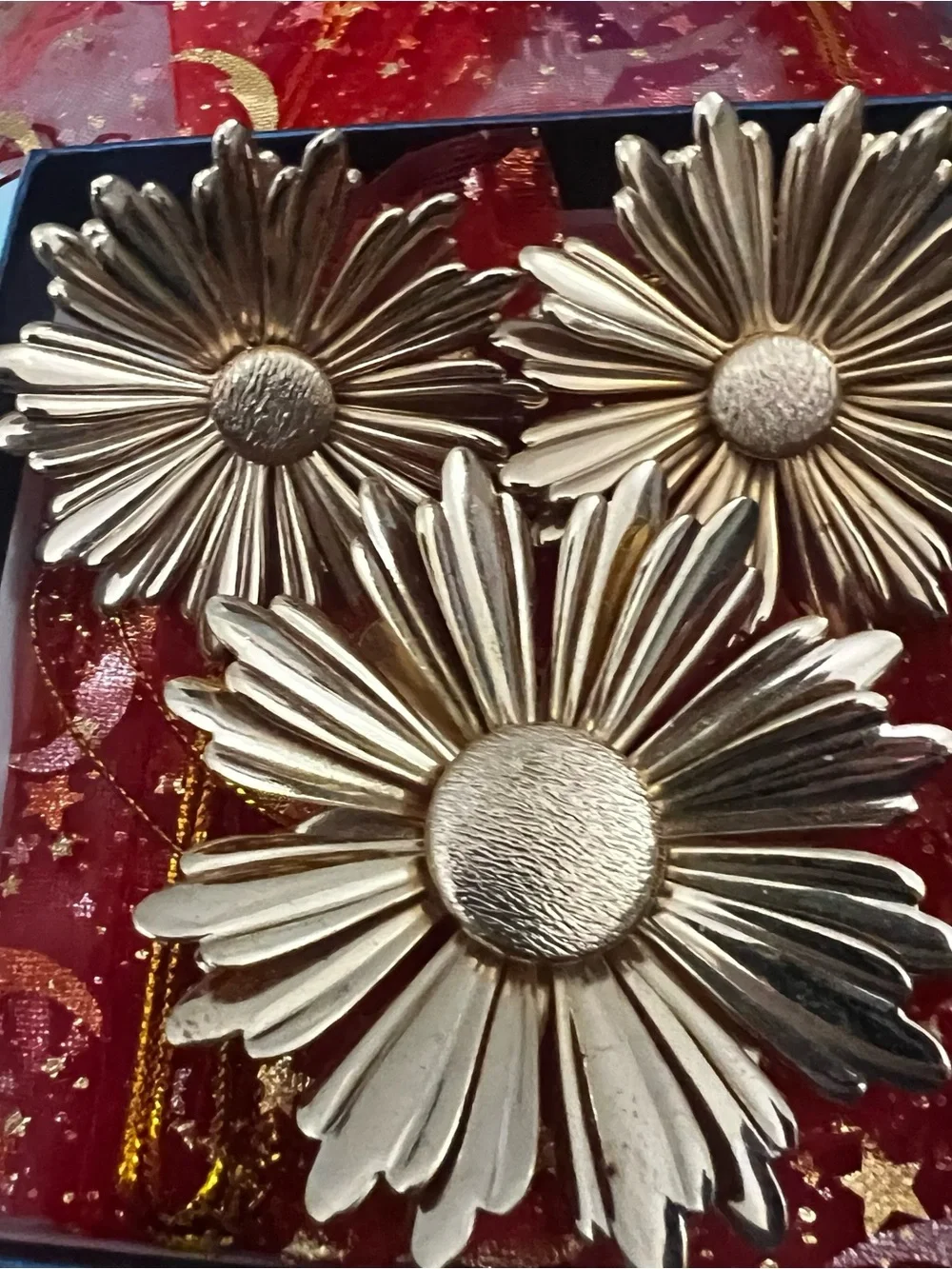 Sarah Coventry Gold Floral Daisy Pin Trio